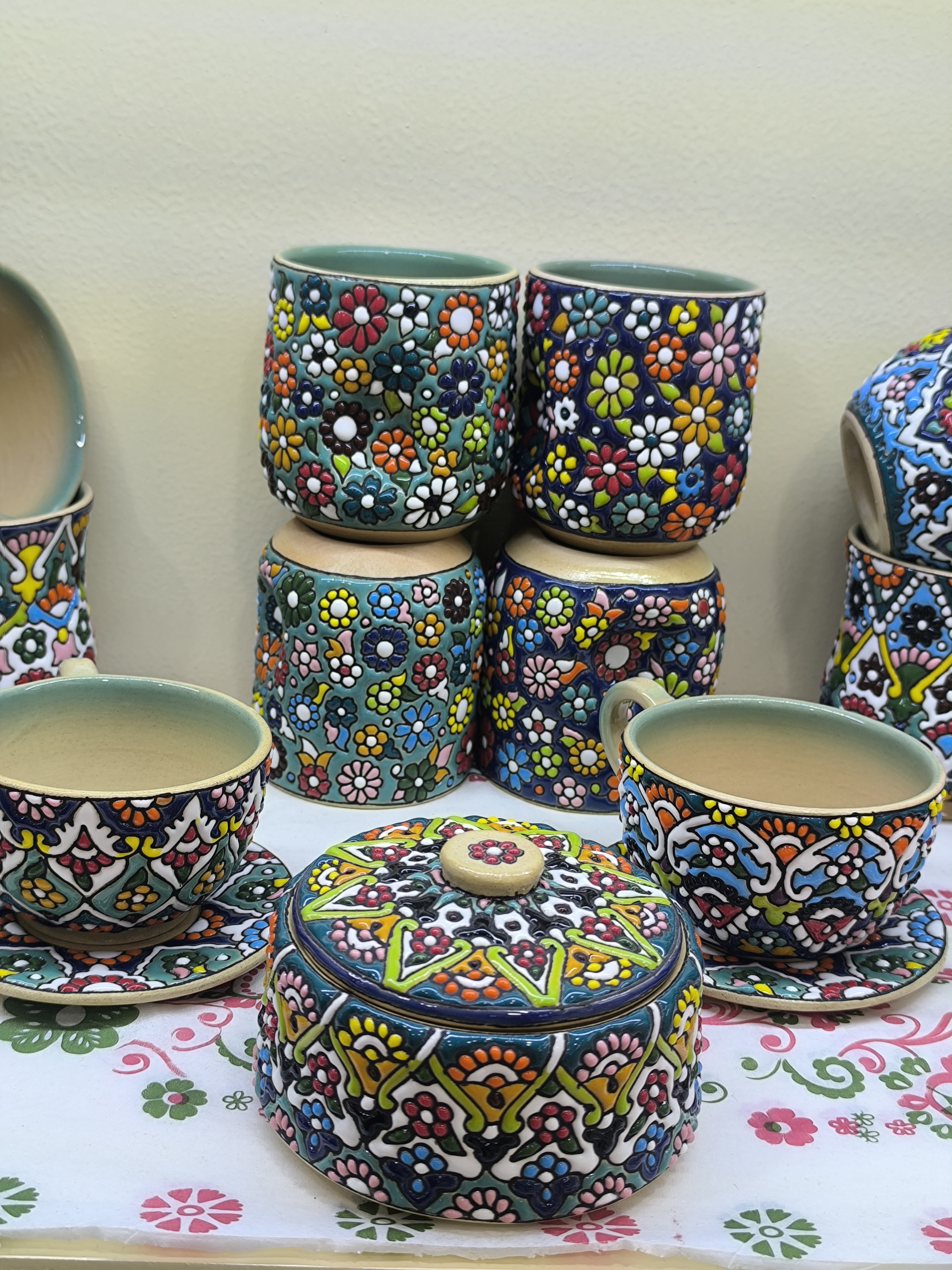 قندان استوانه میناکاری روی سفال