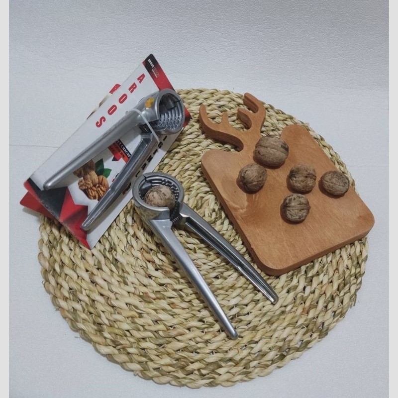 گردو شکن دستی چدنی مدل کارا