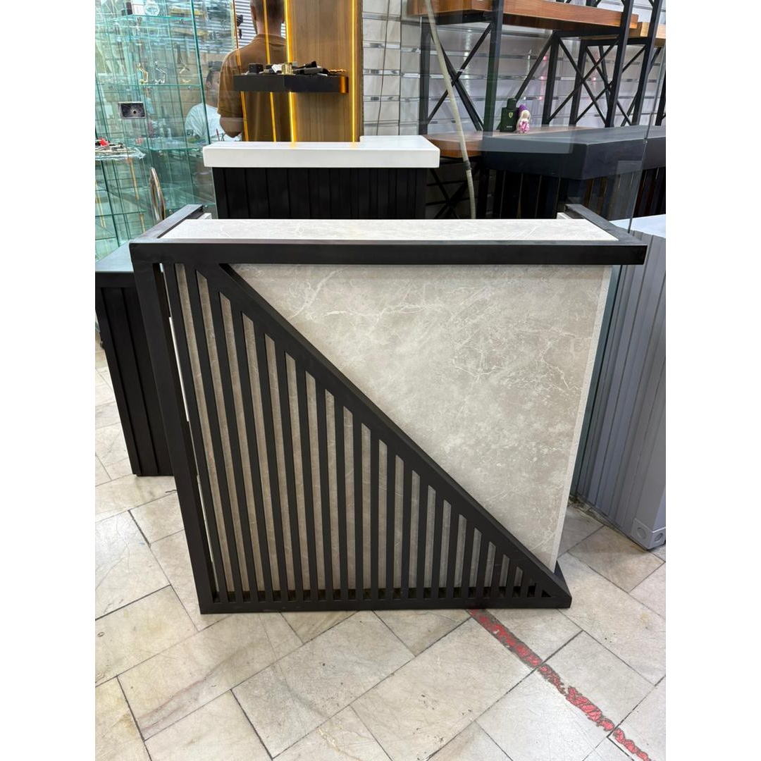 میز پیشخوان فلز و چوب کد 66 کانتر فروشگاهی مدرن و صنعتی