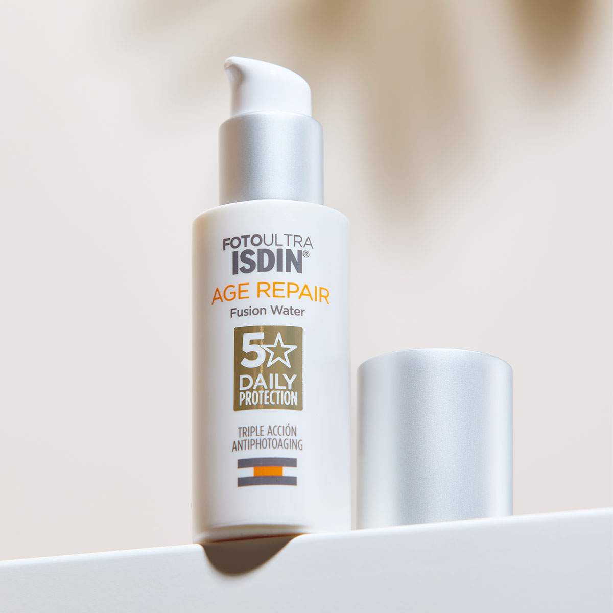 ضد آفتاب ایزدین مدل ایج ریپر (Age Repair) بی رنگ SPF50 اصل
