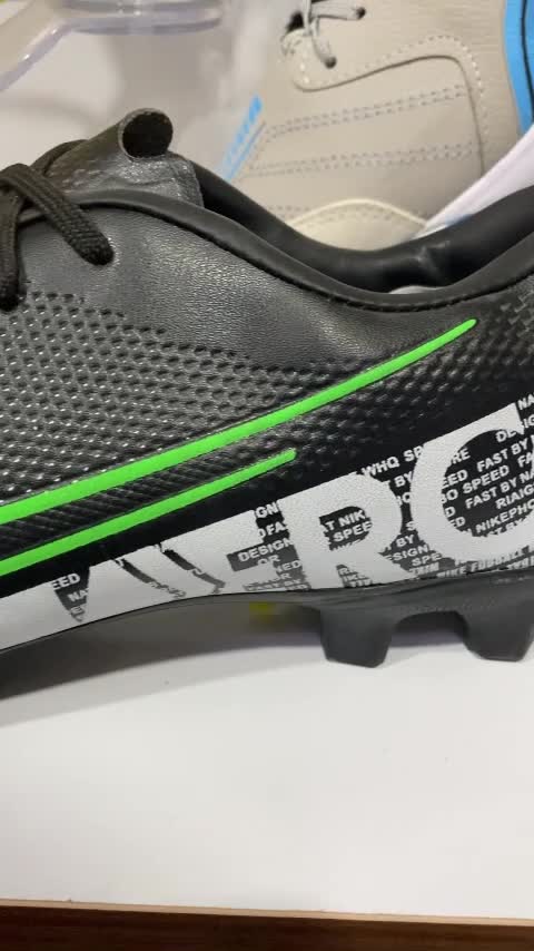 کفش استوک درشت چمن نایک nike 