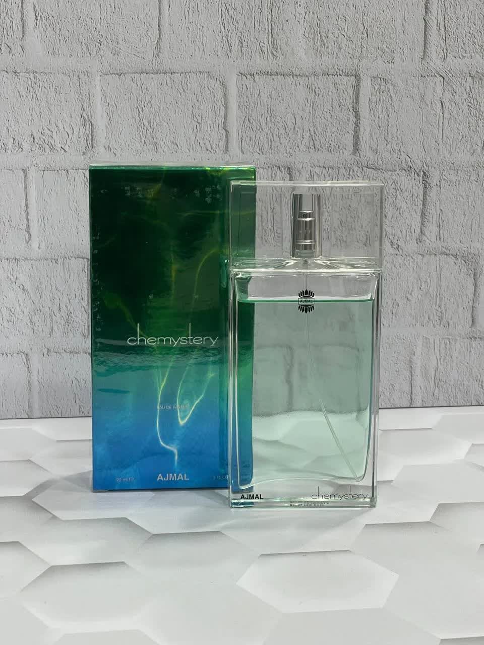 عطر ادوپرفیوم مردانه اجمل چمیستری حجم 90 میلی لیتر رایحه خنک شیرین