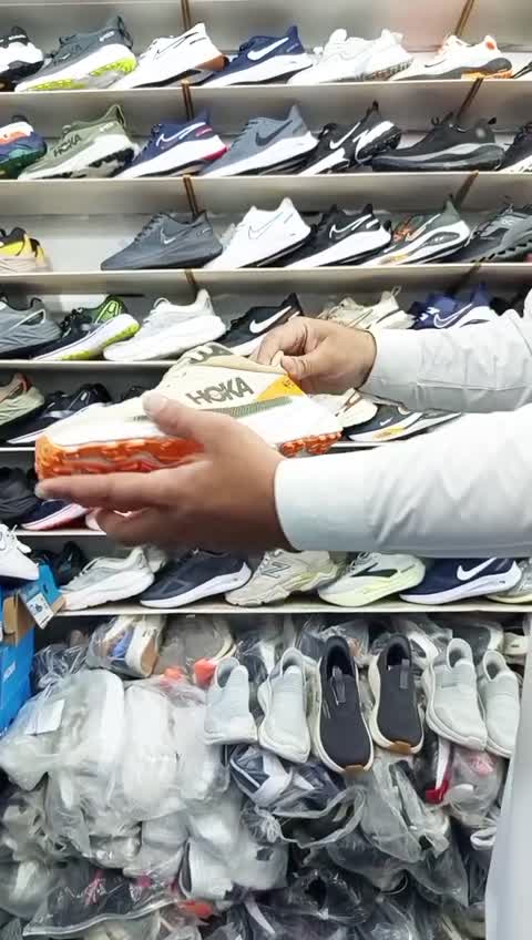 کفش هوکا چلنجر رویه گورتکس ویتنامی رنگ کرم