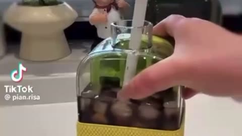 قمقمه آب و نگهدارنده یخ 