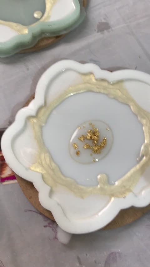 رزین اپوکسی شفاف کره ای ( کومهو) پک 1/5 کیلویی به همراه هاردنر