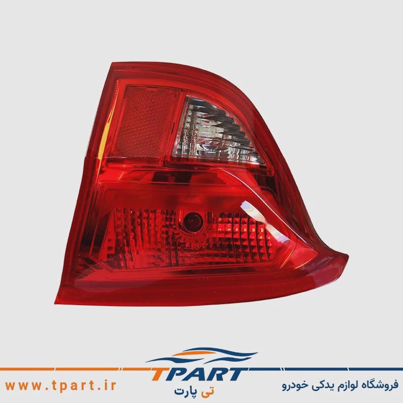 چراغ عقب روی صندوق کوییک سمت شاگرد