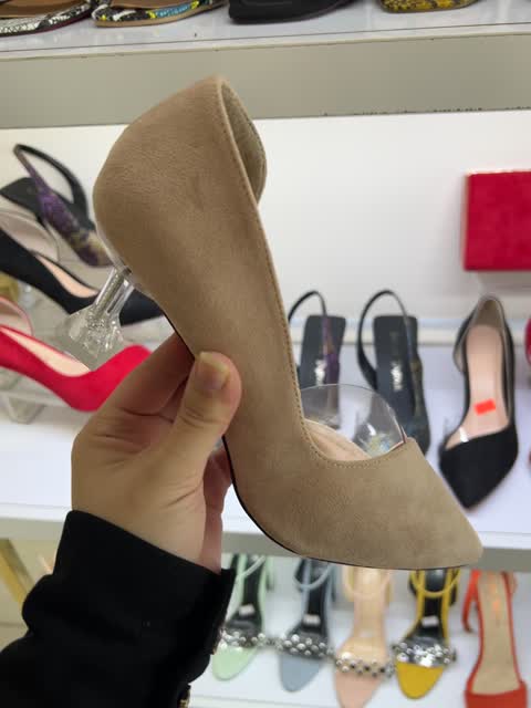 کفش کرمی پاشنه شیشه ای