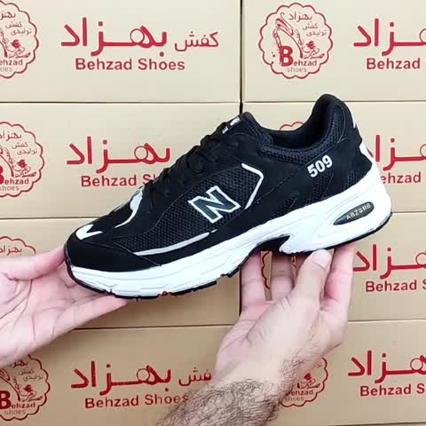 کتونی نیو بالانس مردانه رنگ مشکی سایز 41 تا 44 زیره پیو لژ پنج سانتی کف دوخت کفی طبی رویه راشل خارجی و سوییت