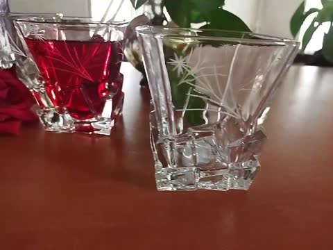 سرویس لیوان تراشکاری شده بادست طرح قاصدک مناسب جهیزیه و هدیه 