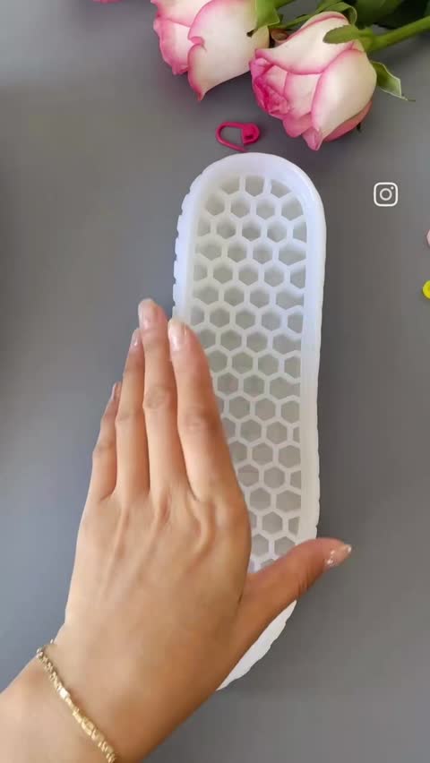 گیوه زنانه با گلدوزی دلخواه شما 
