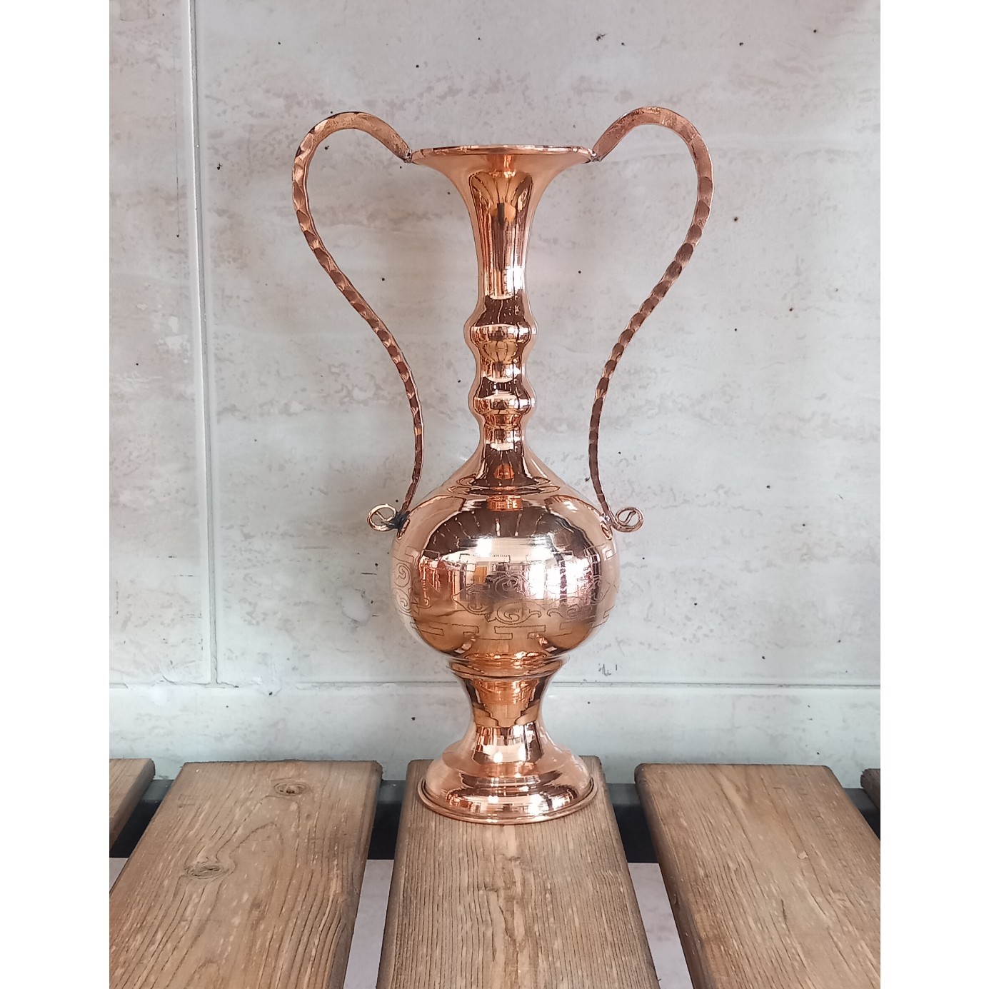 گلدان مسی دسته دار و طرحدار مدل خاتون