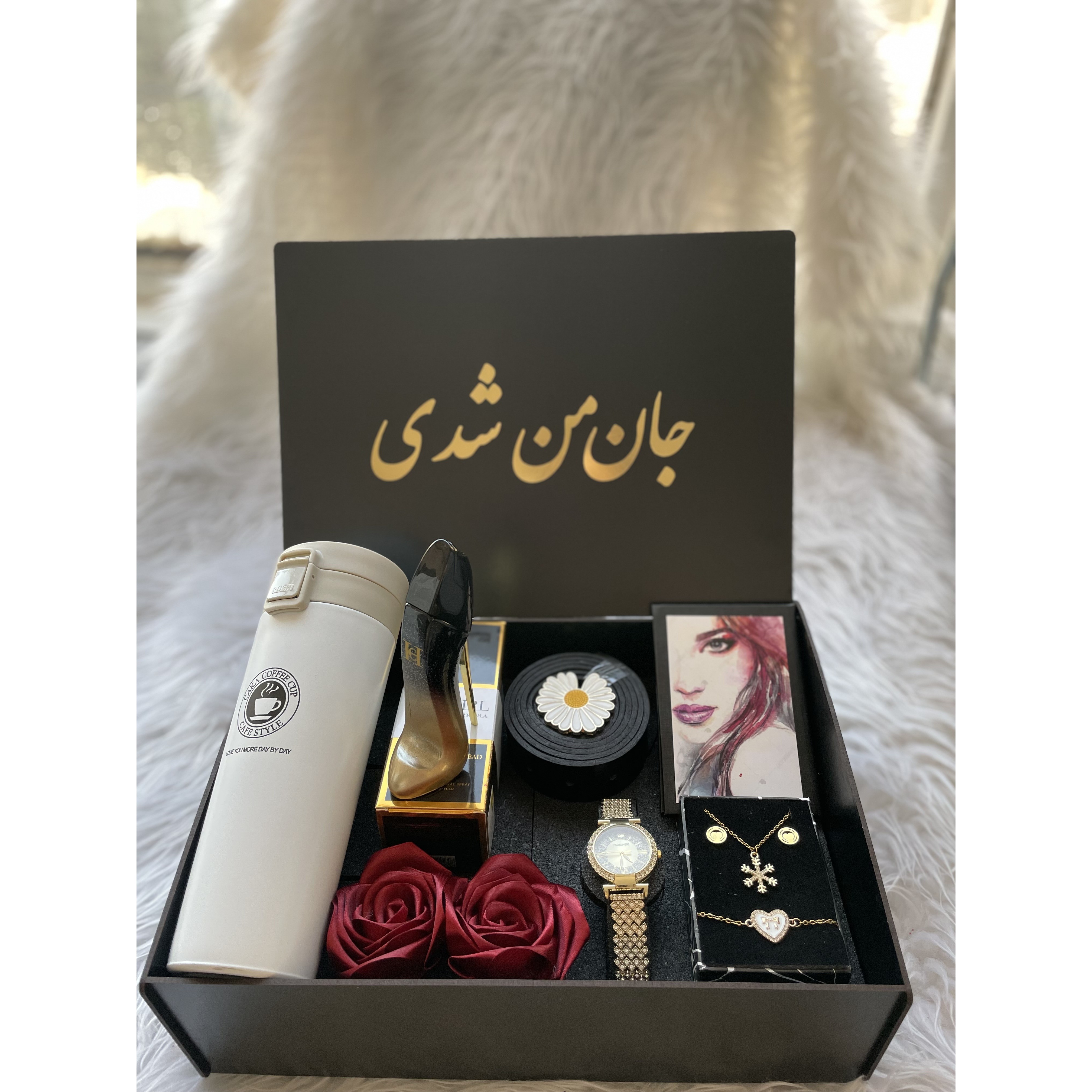 (ارسال رایگان) باکس هدیه زنانه و دخترانه لاکچری تراول ماگ ساعت ست برفی ادکلن کمربند باکس چوبی با متن انتخابی