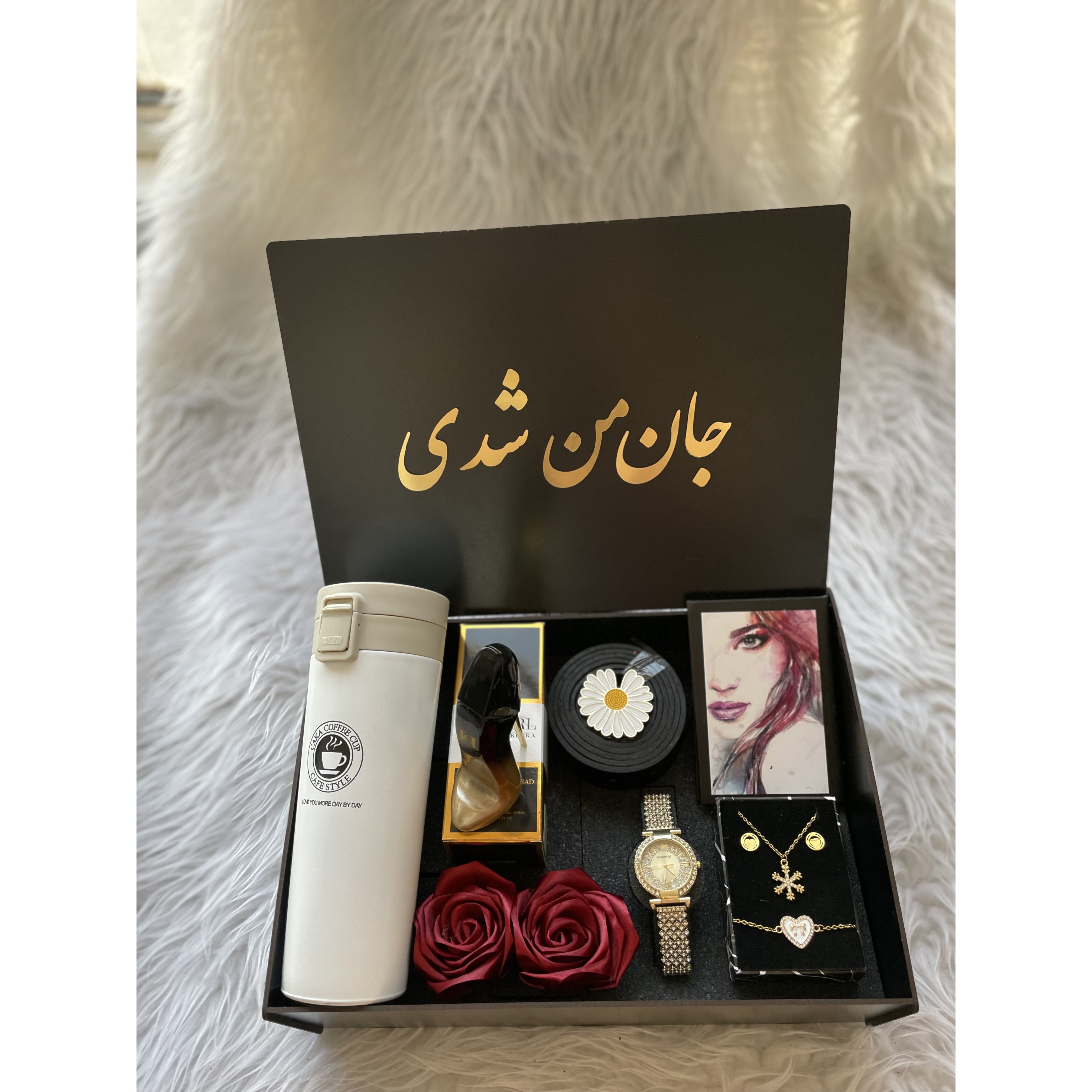 (ارسال رایگان) باکس هدیه زنانه و دخترانه لاکچری تراول ماگ ساعت ست برفی ادکلن کمربند باکس چوبی با متن انتخابی