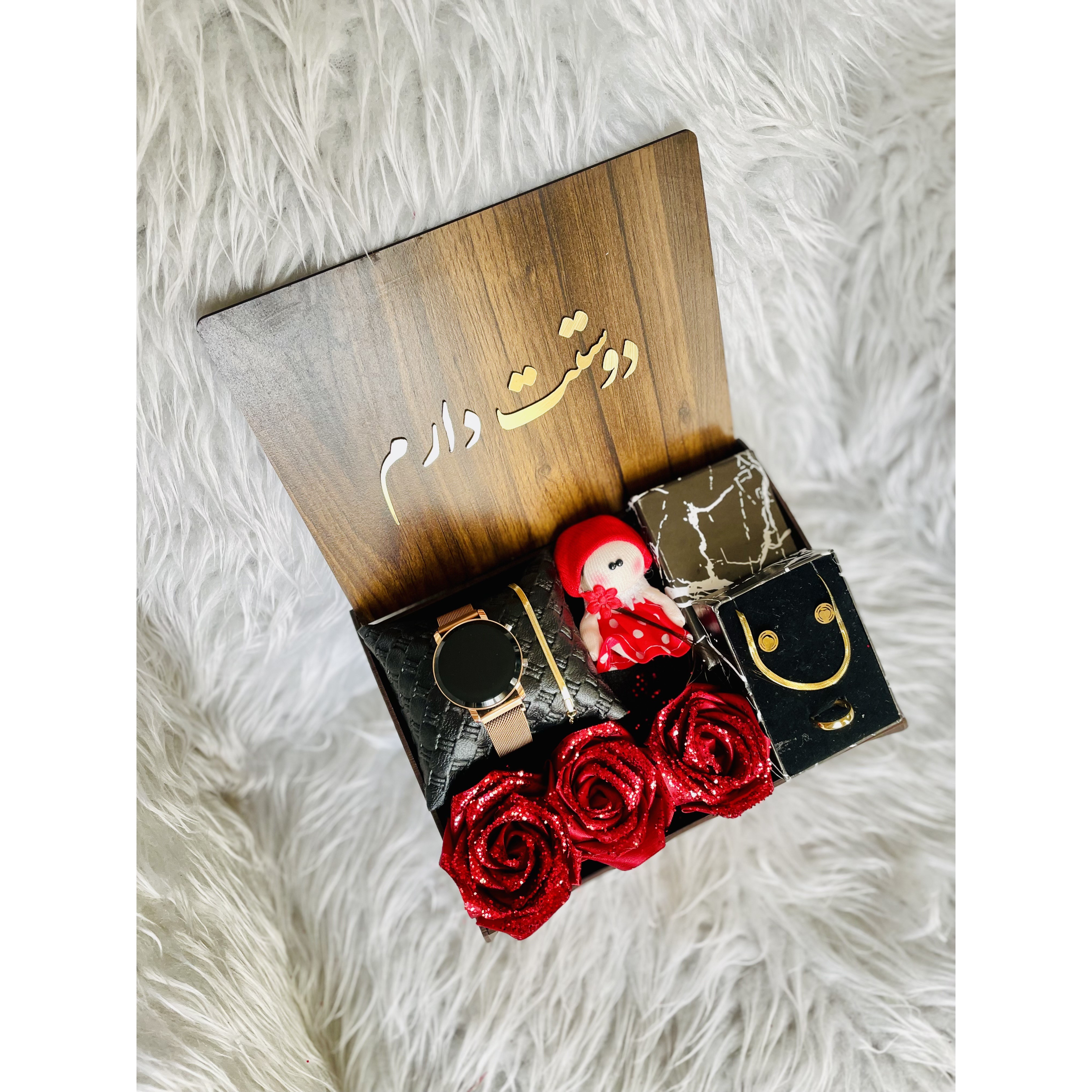 (ارسال رایگان) باکس هدیه زنانه و دخترانه شیک ساعت و نیم ست ماری باکس چوبی با متن انتخابی