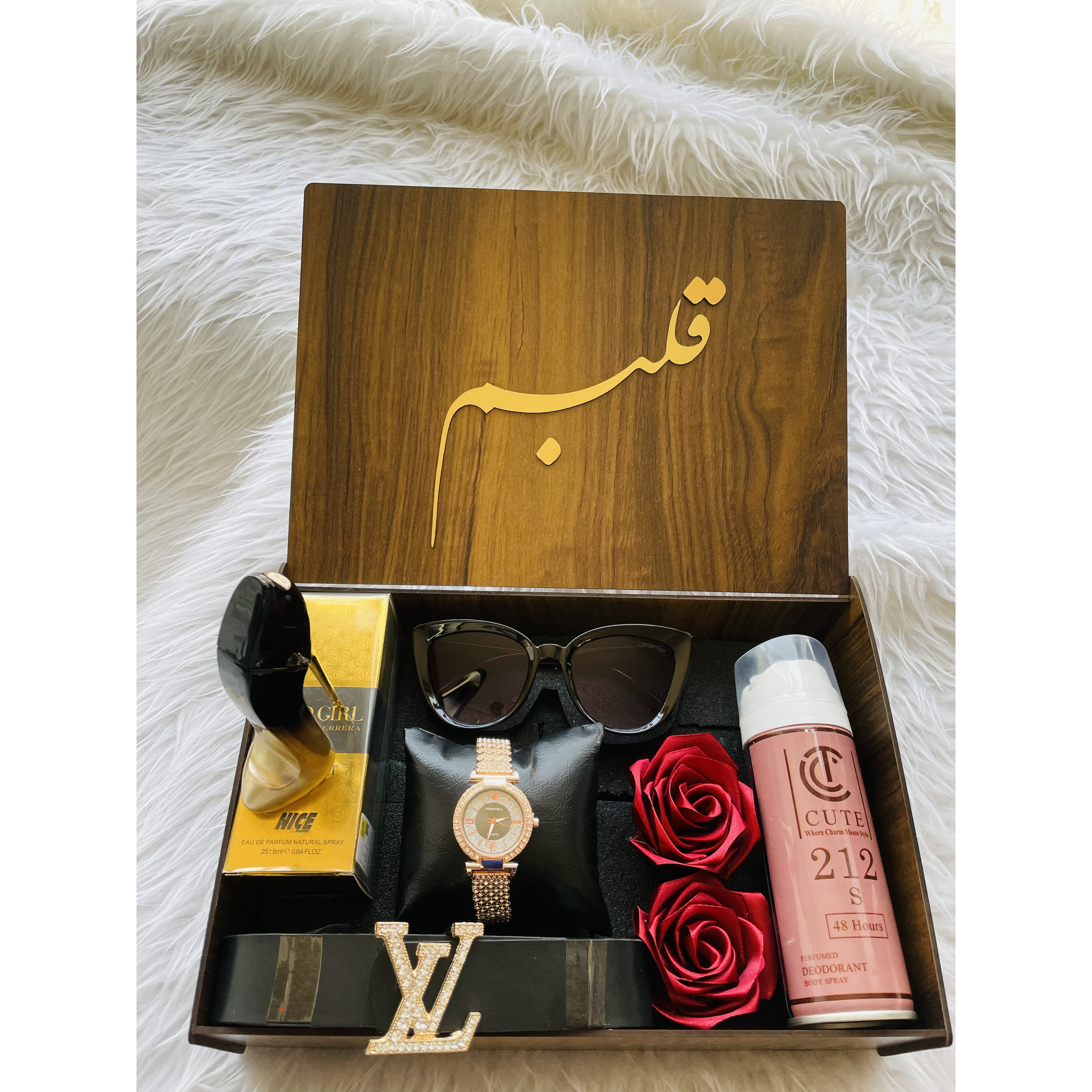 (ارسال رایگان) باکس هدیه زنانه و دخترانه لاکچری ساعت ادکلن عینک کمربند اسپری باکس چوبی کادو ولنتاین 17