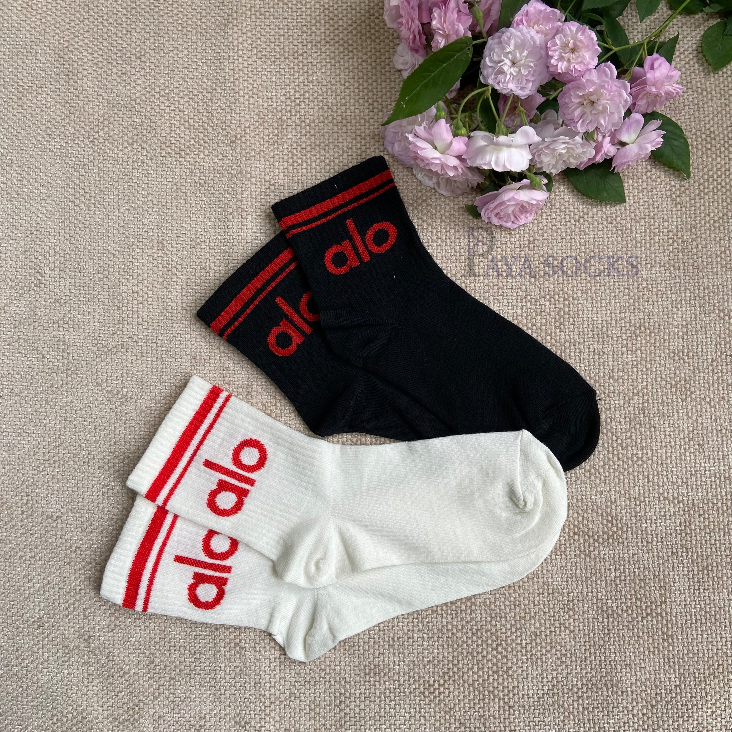 جوراب نیمساق دخترانه ورزشی طرح Alo پک 2 عددی