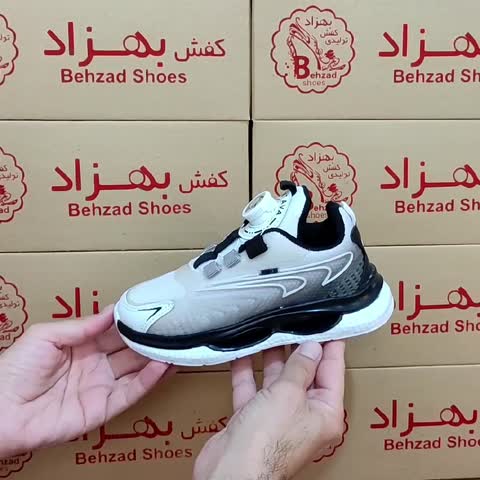 کتونی نایک بچه گانه پسرانه اسپرت سایز 31 تا 36 رنگ سفید مشکی بند پُمپی فنری زیره پیو لژ 4 سانتی رویه بافتی پُختی