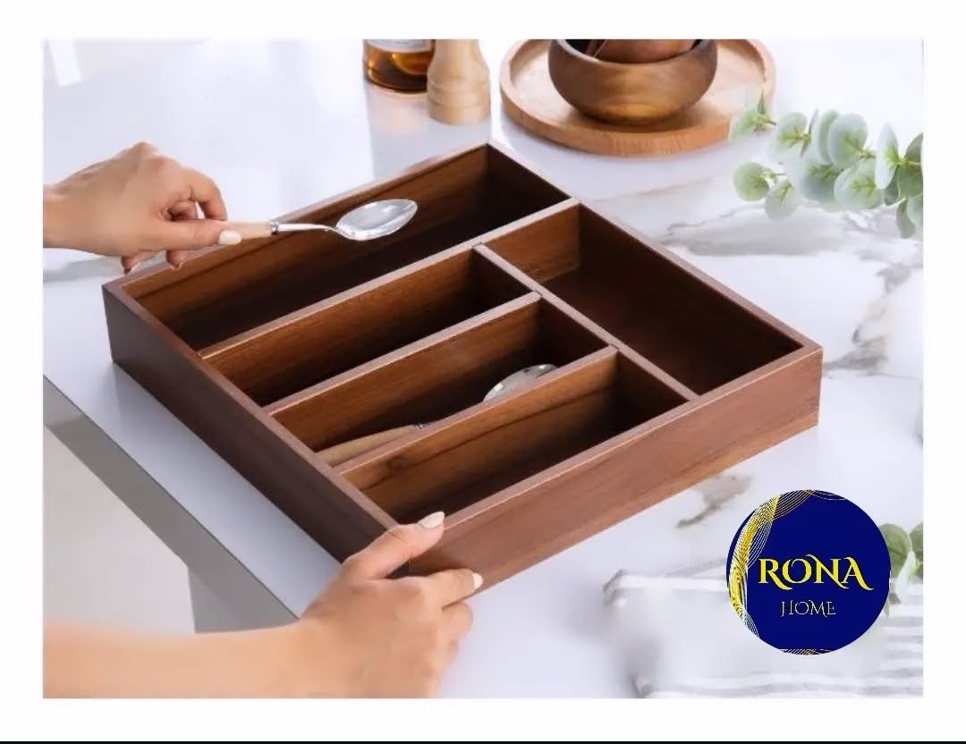 جا قاشق چنگال تو کابینتی چوبی