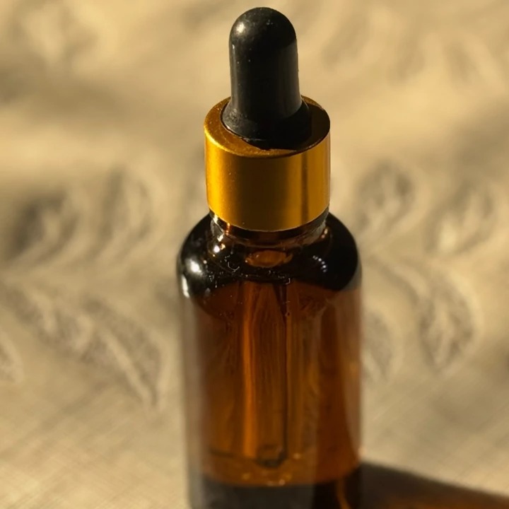 روغن سیرسیاه اصلی روغن کشی در فروشگاه 