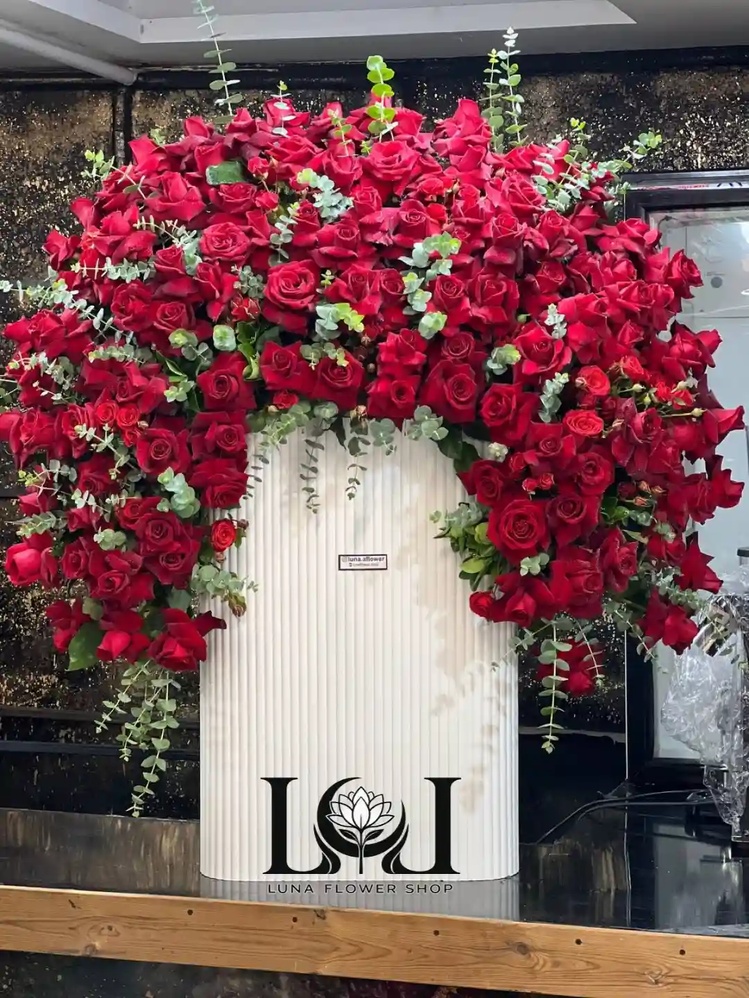 باکس گل رز قرمز BL162