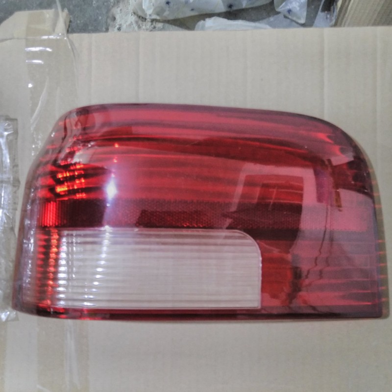 طلق چراغ عقب پراید 131 چپ (ارسال با تیپاکس بصورت پس کرایه)