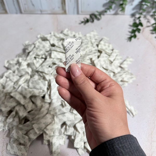 رطوبت گیر سیلیکاژل یک گرمی ( بسته 500 عددی )