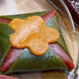 لواشک بقچه ای وزن 165 گرمی زنبور طلا