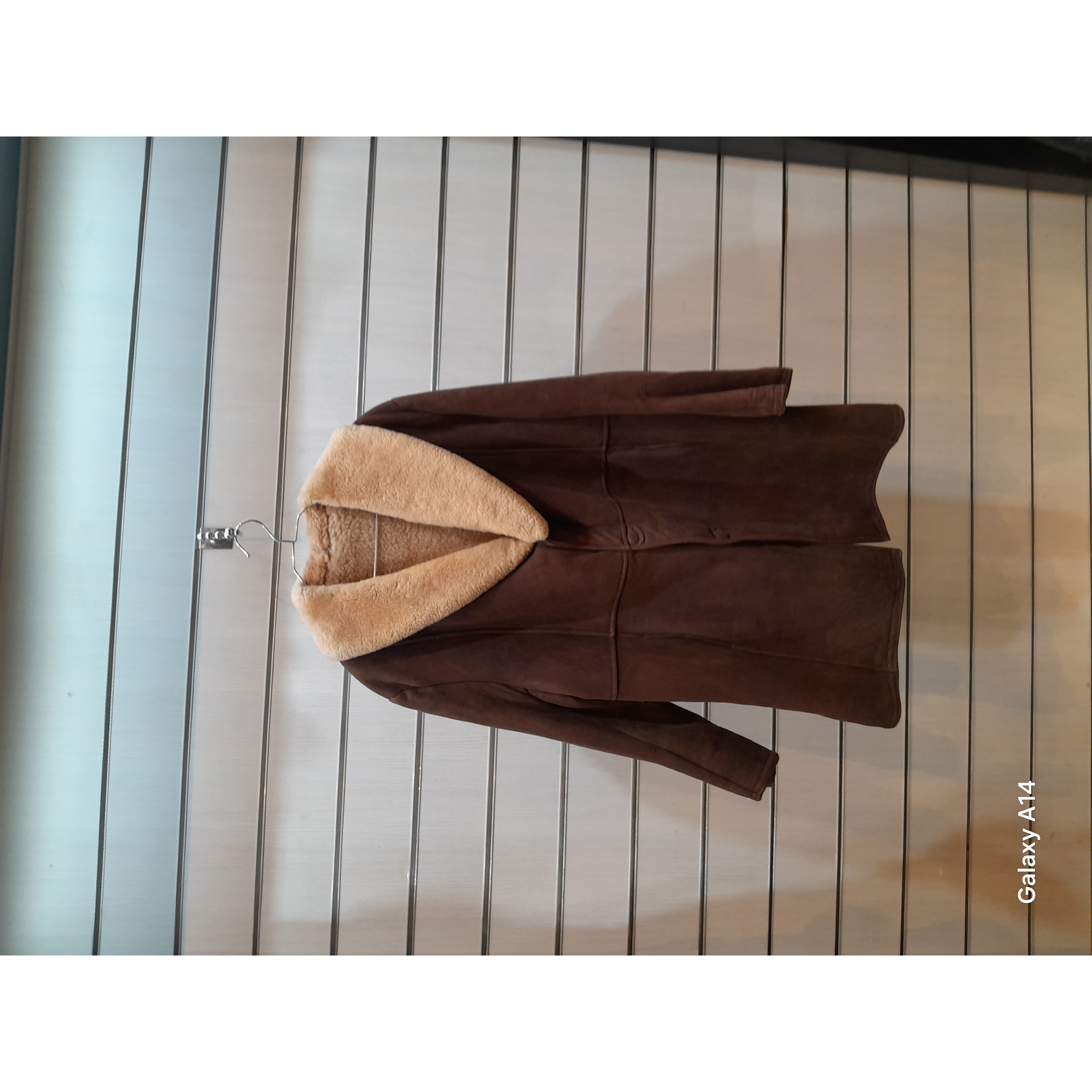 اورکت مردانه پوست بوفالو یقه پوست گوسفندمیرینوس اصلی برند leather SAJAD بادام بسیار بالا