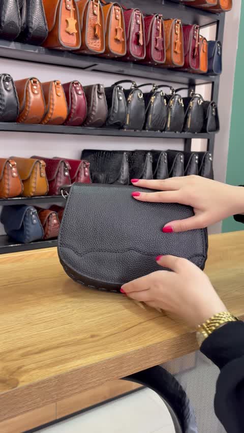  کیف چرم طبیعی گاوی مدل ترمه زرشکی لچک روکو