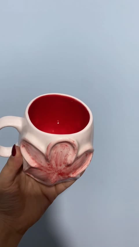 ماگ سرامیکی دست ساز با گل برجسته