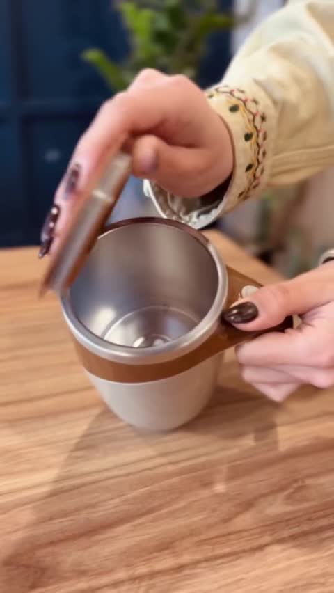 ماگ همزن دار سفیدطوسی