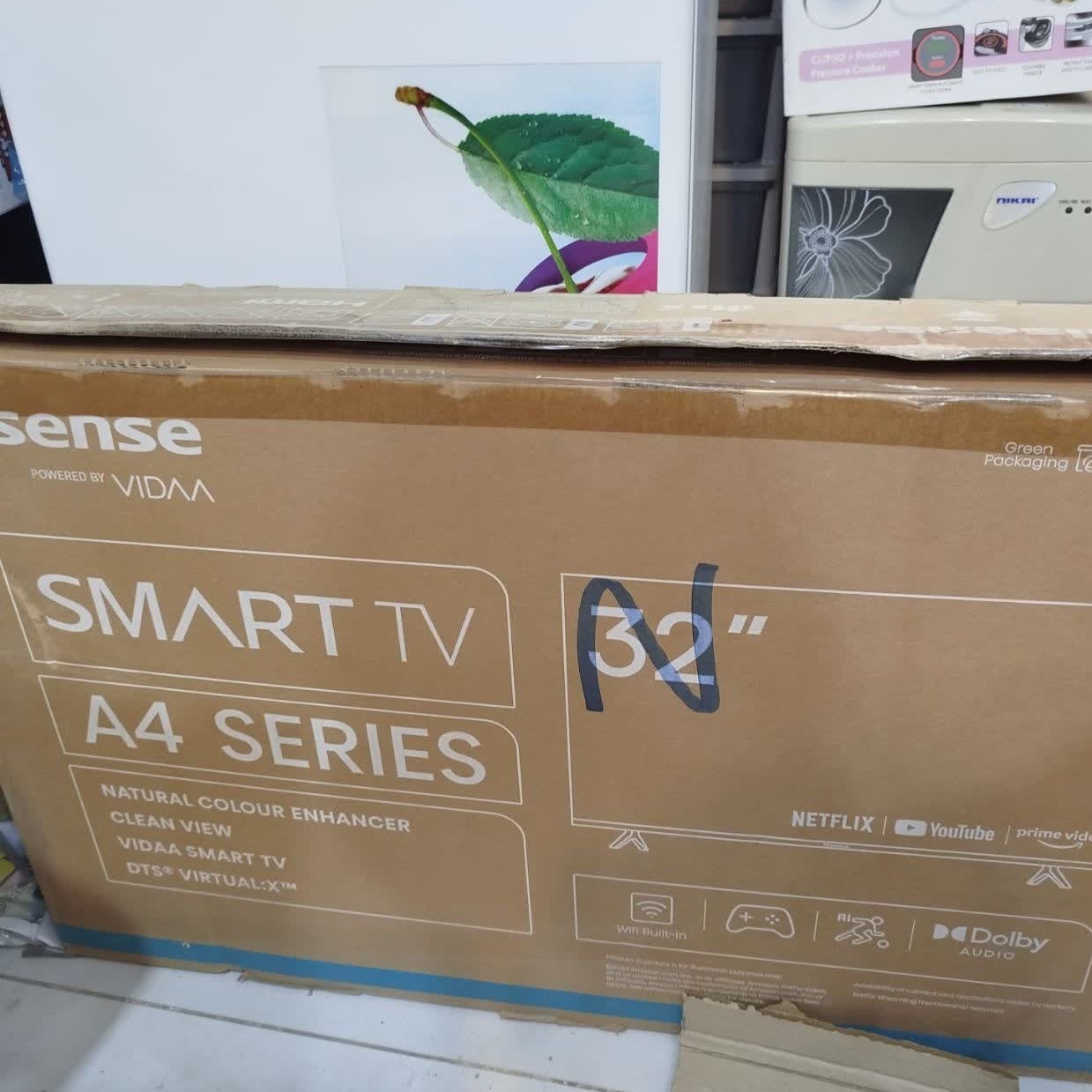 تلویزیون هایسنس مدل A4K سایز 32 اینچ LED Ultra HD 4K