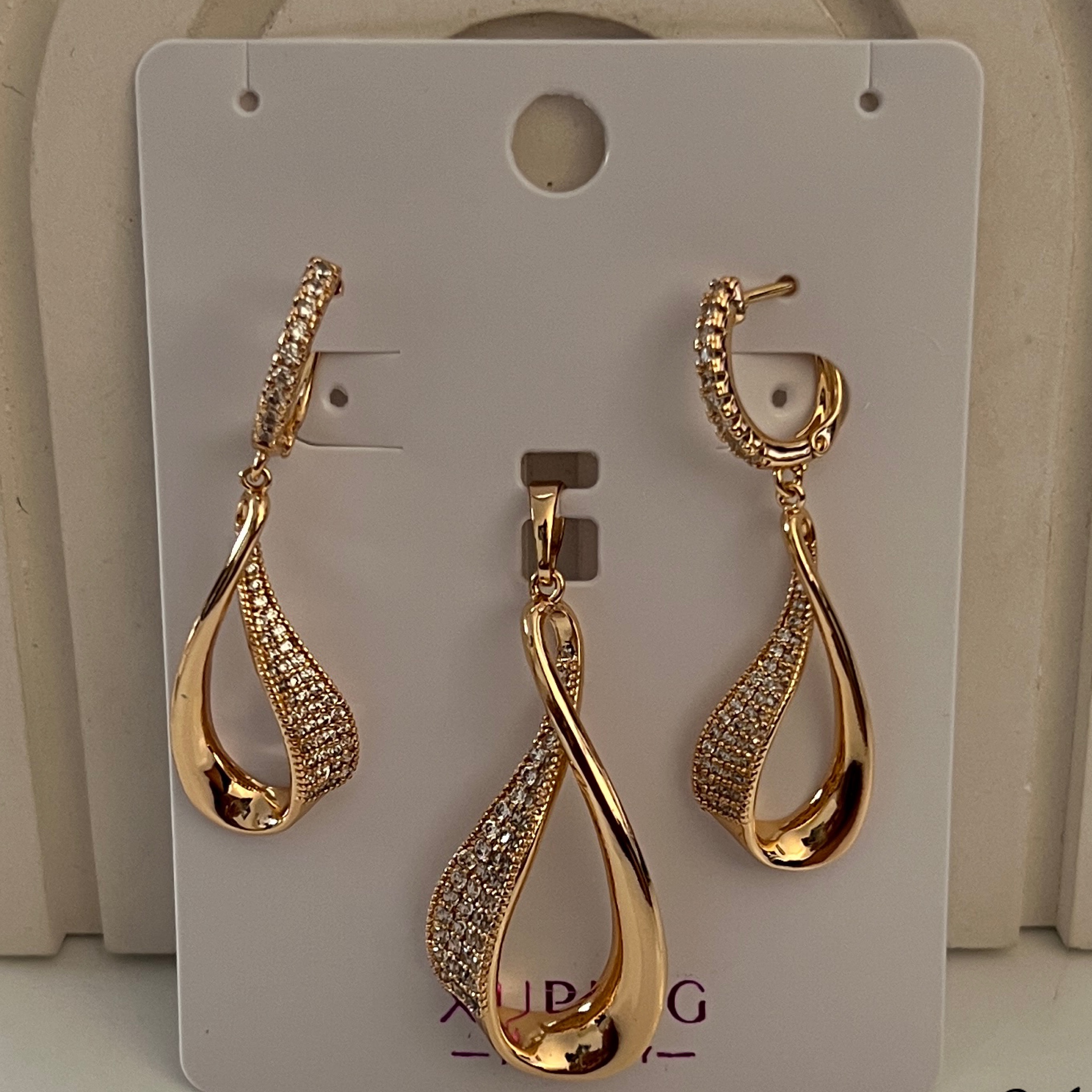 نیمست اشکی جذاب ژوپینگ
