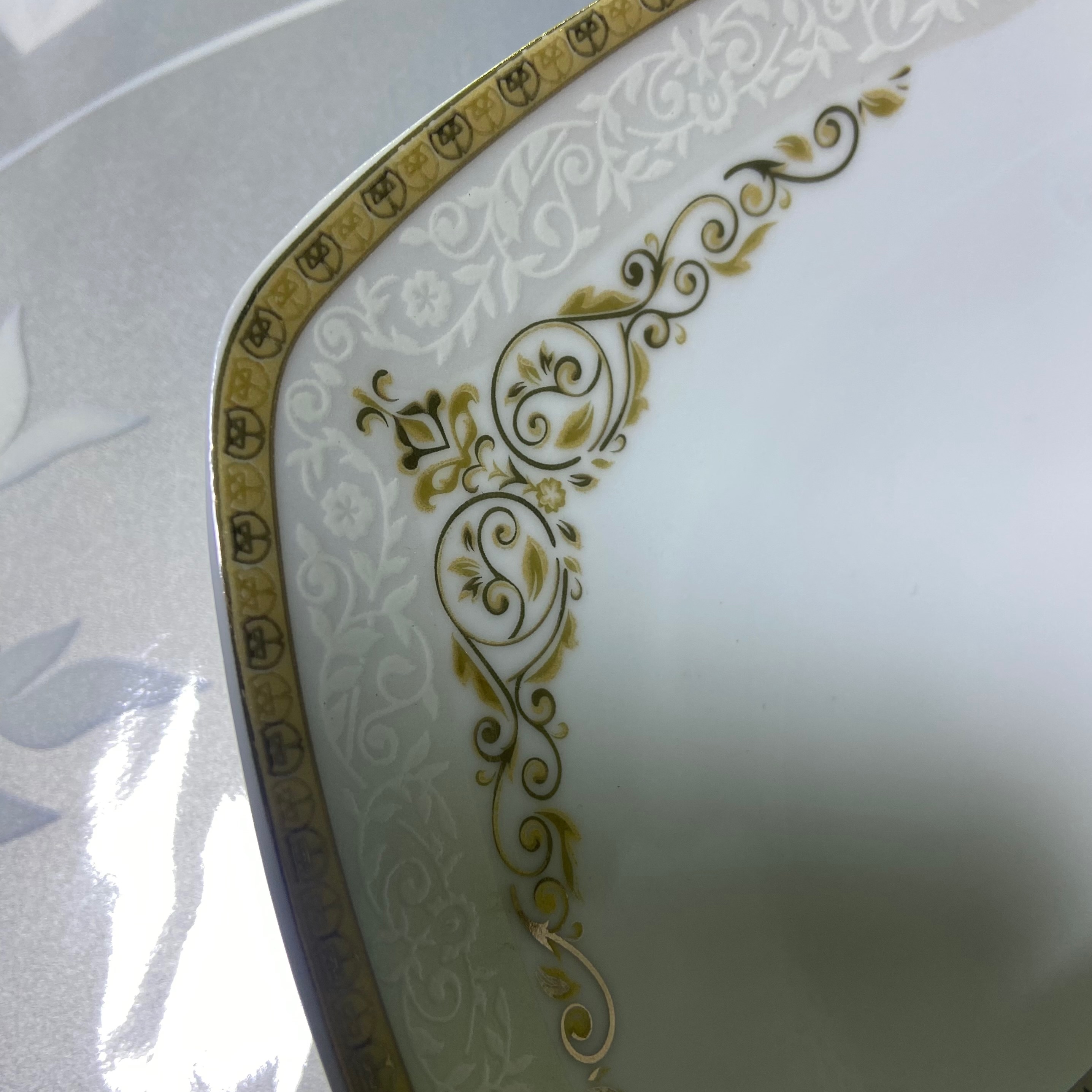 بشقاب گود چینی پردیس (پسکرایه)موجودی بگیرید