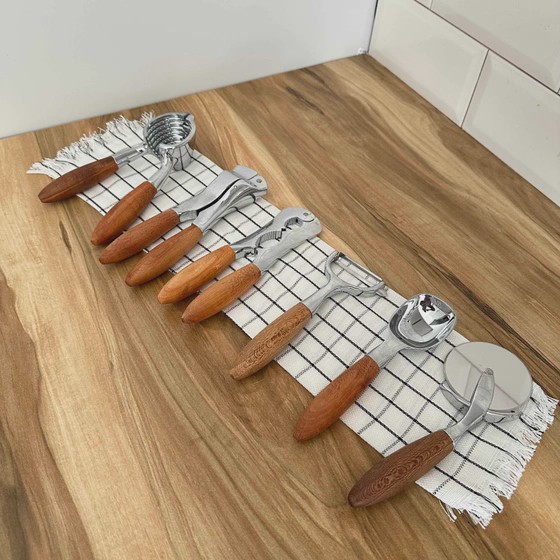 ابزار دسته چوبی بدیس