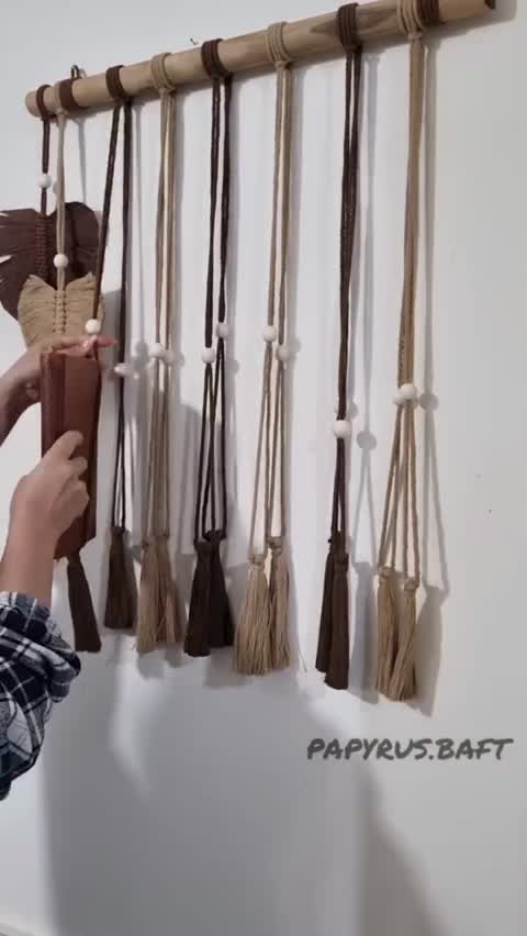 آویزکتاب مکرومه بافی(کتابخانه مکرومه)