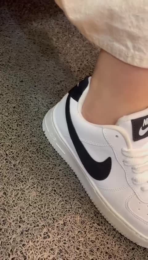 کتونی نایک ایرفورس ترند مشکی سفید کرمی زنانه دخترانه کفش ونس اسپورت نایکی ایر فورس NIKE کرم بندی کتان چرم دور دوخت هفتاد