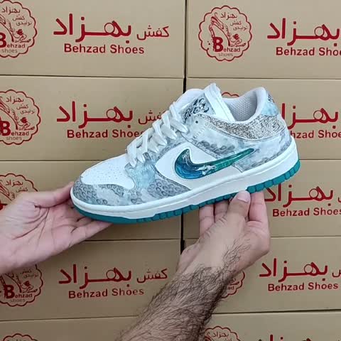کتونی نایک آکواریومی مردانه رنگ سفید سایز 41 تا 44 کف دوخت دور دوخت زیره ترمو لژ سه و نیم سانتی رویه چرم صنعتی 