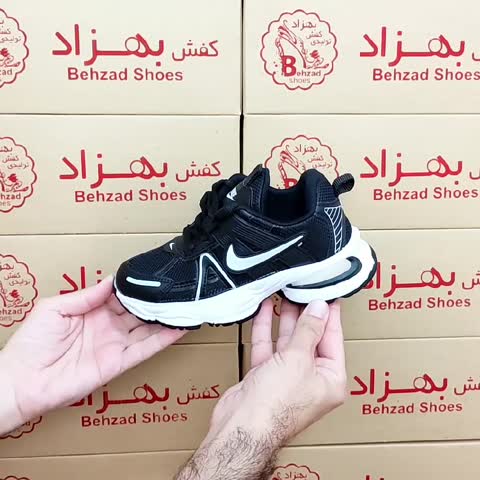 کتونی نایک بچه گانه پسرانه سایز 31 تا 36 رنگ مشکی زیره پیو لژ چهار سانتی رویه راشل و چرم صنعتی سبک و راحت