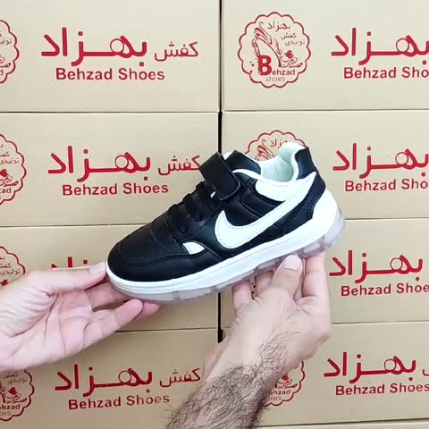 کتونی نایک بچه گانه پسرانه سایز 31 تا 36 رنگ مشکی زیره ترمو کف دوخت بند کشی لژ سه سانتی رویه چرم صنعتی
