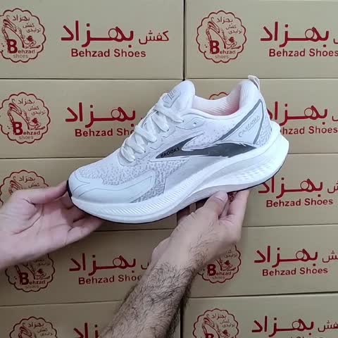 کتونی brooks مردانه سایز 41 تا 44 رنگ سفید زیره پیو لژ چهار و نیم سانتی کفی طبی کف دوخت رویه بافت  پُختی خارجی سبک