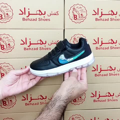 کتونی آکواریومی بچه گانه پسرانه سایز 31 تا 36 رنگ مشکی زیره ترمو کف دوخت لژ سه سانتی رویه چرم صنعتی کف دوخت