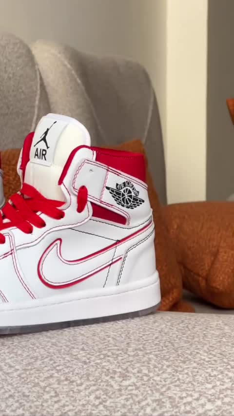 کتونی نایک جردن وان ساق بلند Air Jordan 1 High رنگ سفید صورتی