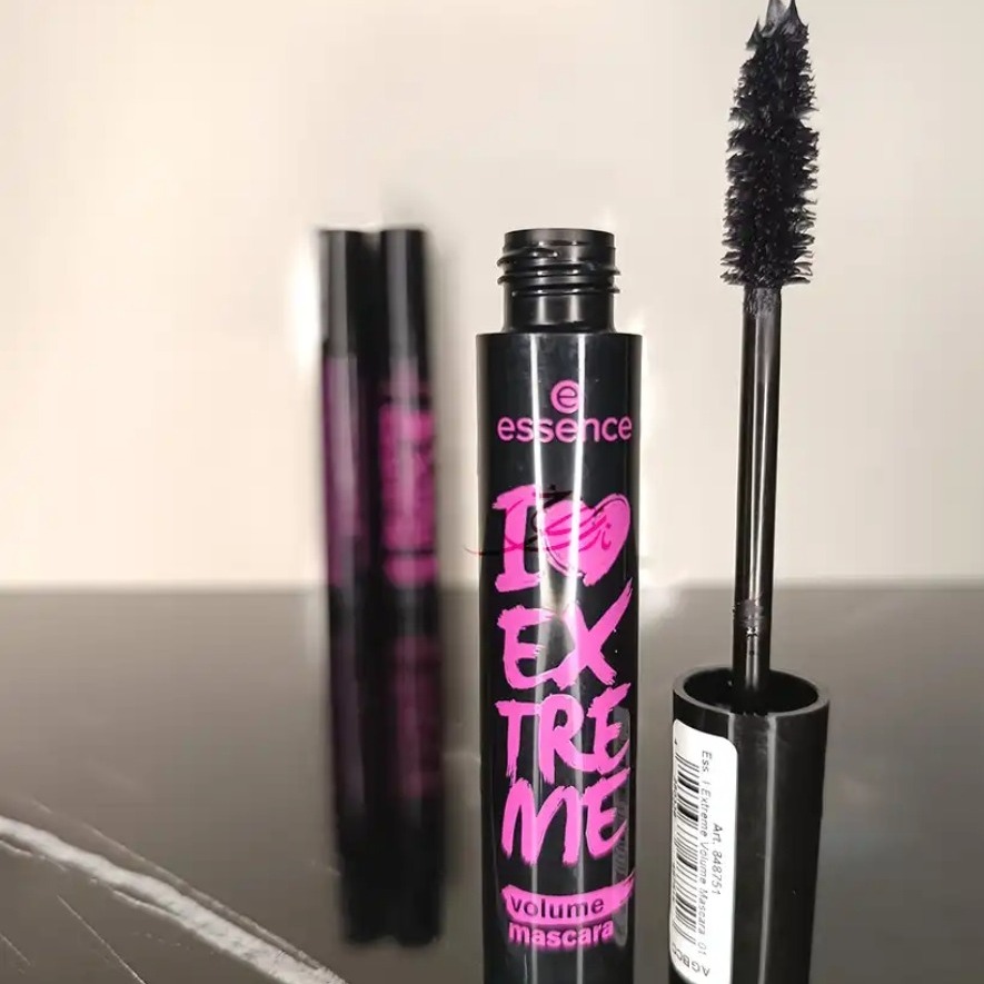 ریمل اسنس essence مشکی مدل حجم دهنده Volume حجم 12 میلی لیتری
