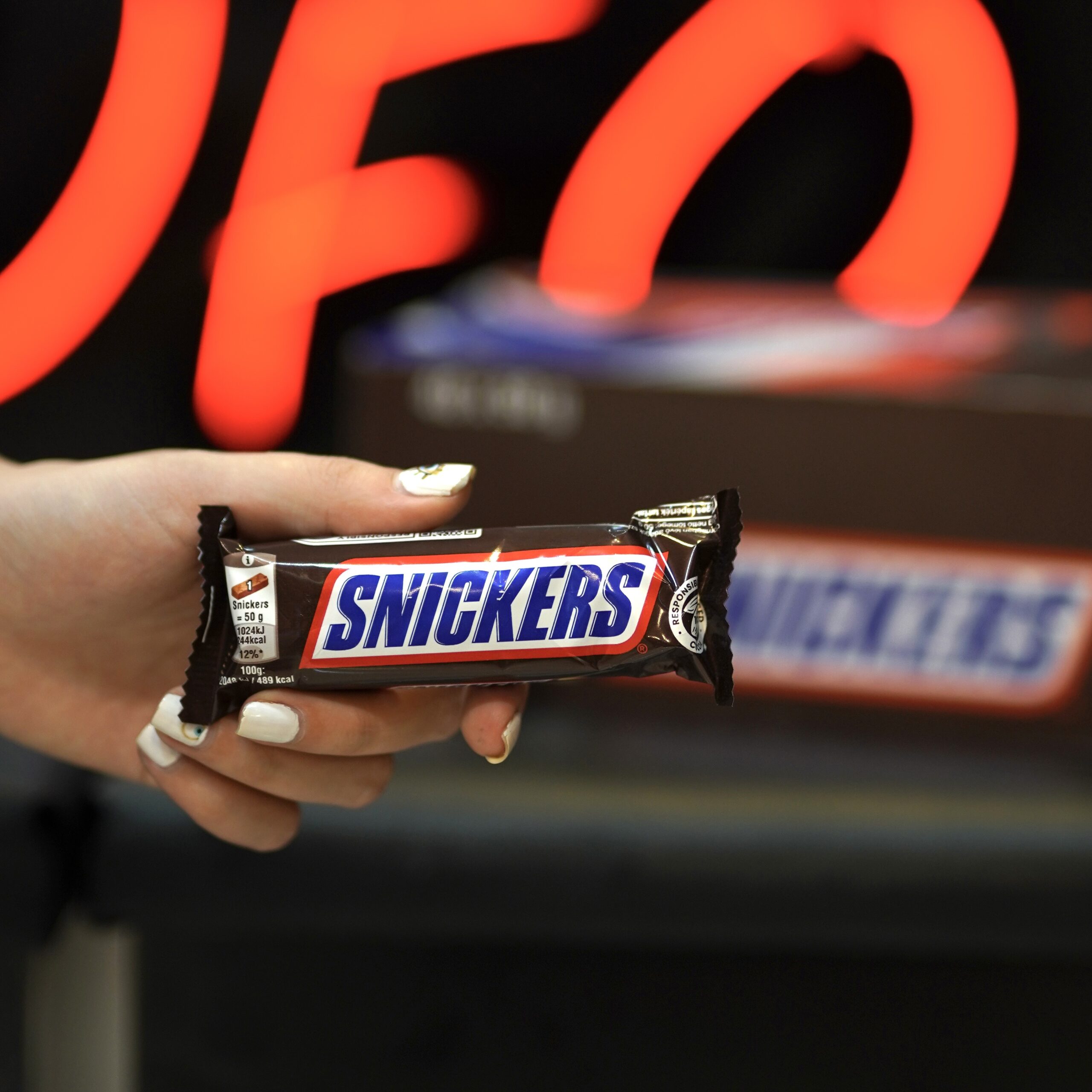 شکلات اسنیکرز (Snickers)