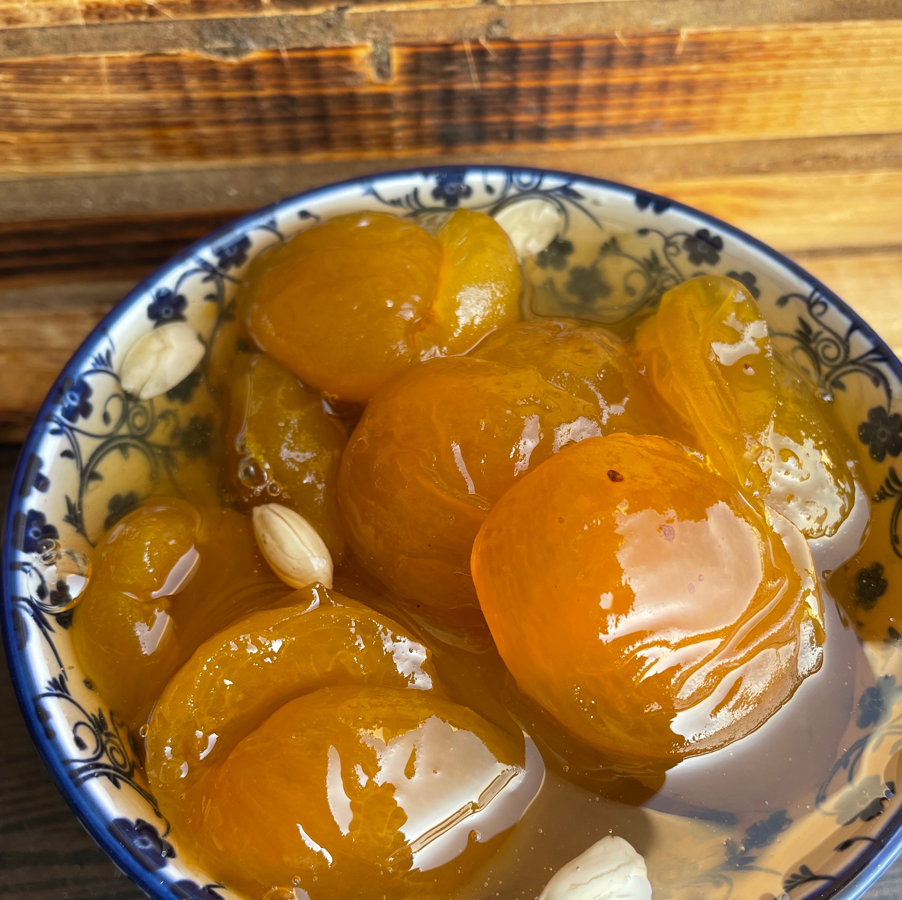 مربای زردالو با هسته
