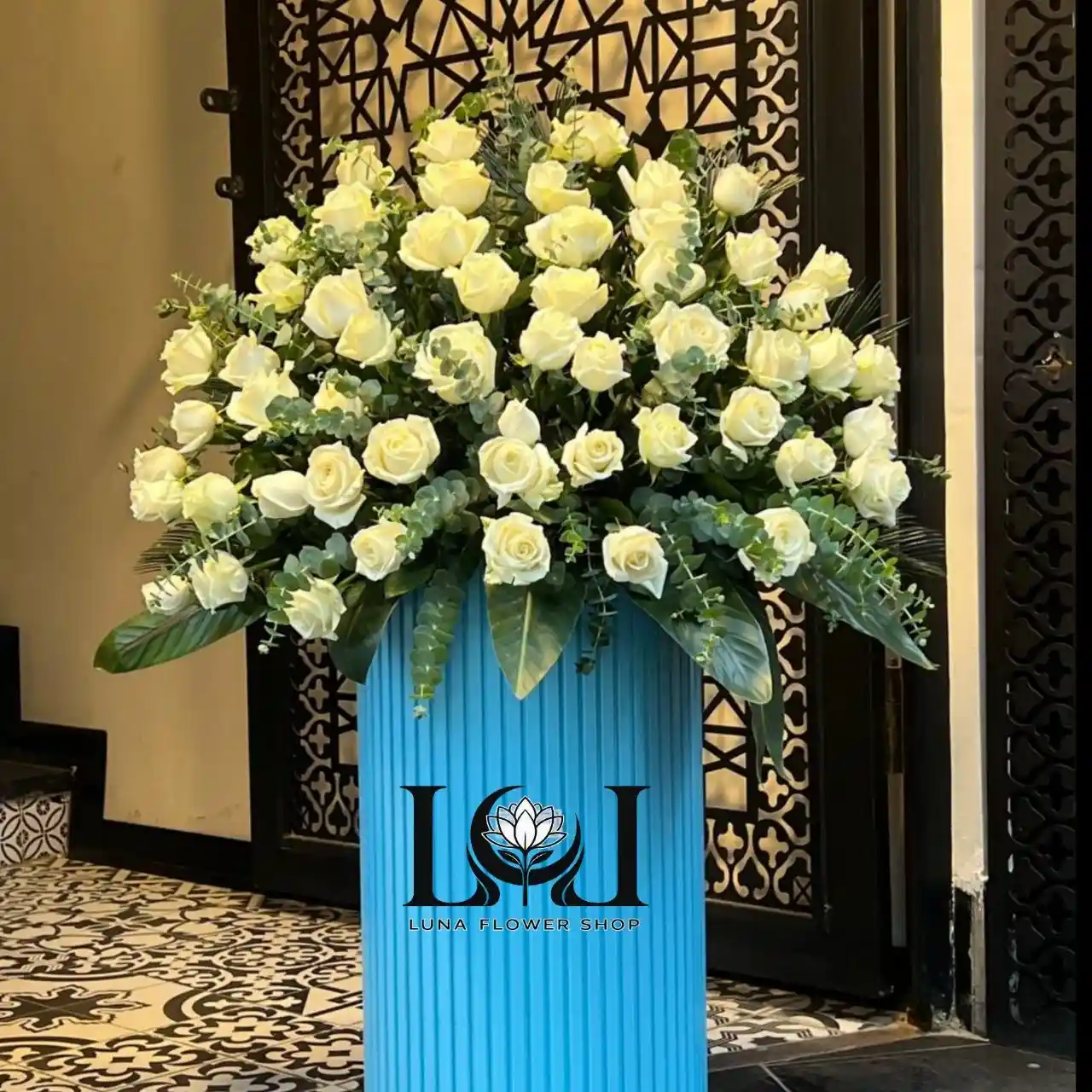 باکس گل رز سفید BL172
