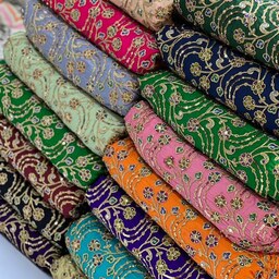 پارچه ساتن سوزن دوزی پرکار با رنگهای پاستیلی مناسب لباسهای مجلسی