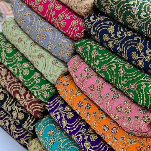 پارچه ساتن سوزن دوزی پرکار با رنگهای پاستیلی مناسب لباسهای مجلسی