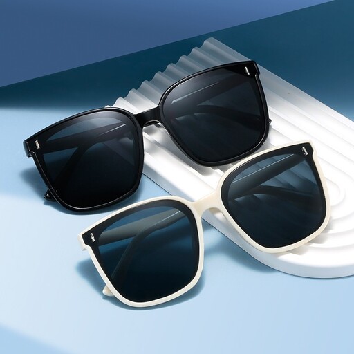 عینک آفتابی زنانه و مردانه UV400 برند UcaT همراه با کاور پلاستیکی کد7